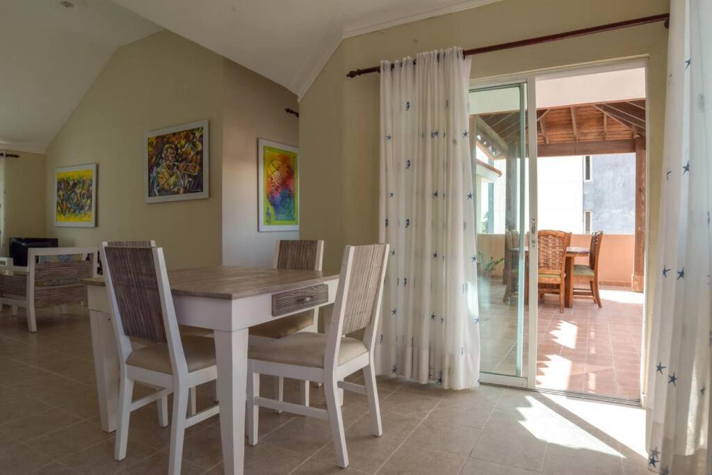 Las Rosas De Punta Cana Apartment Bagian luar foto