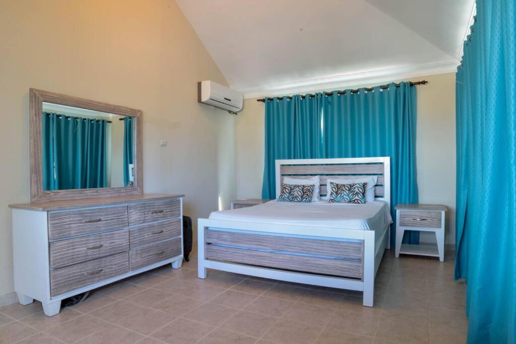 Las Rosas De Punta Cana Apartment Bagian luar foto