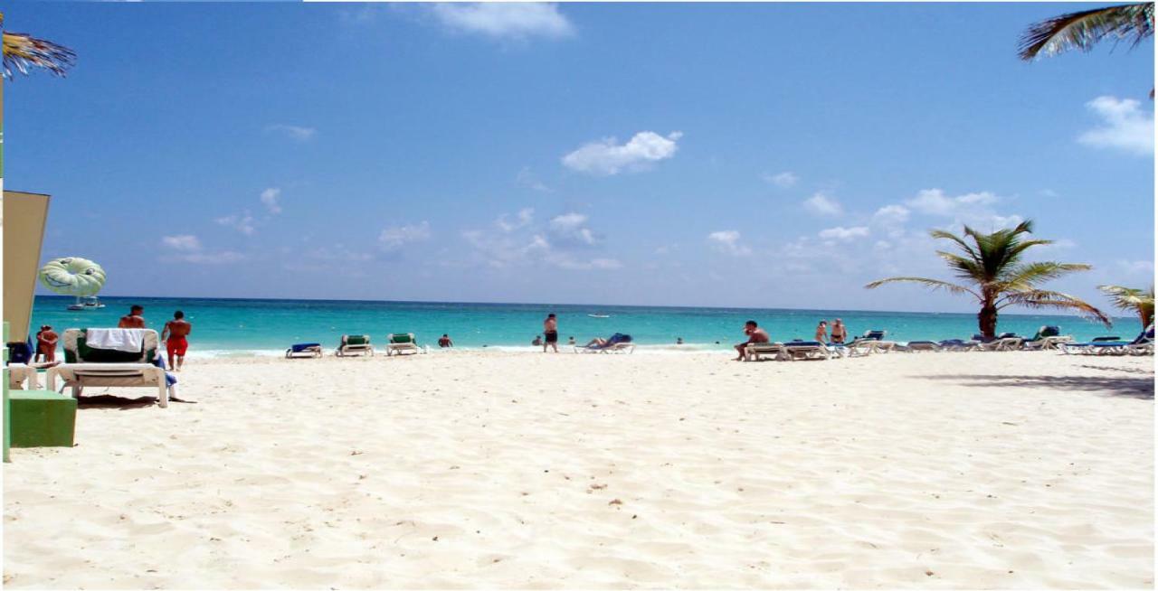 Las Rosas De Punta Cana Apartment Bagian luar foto