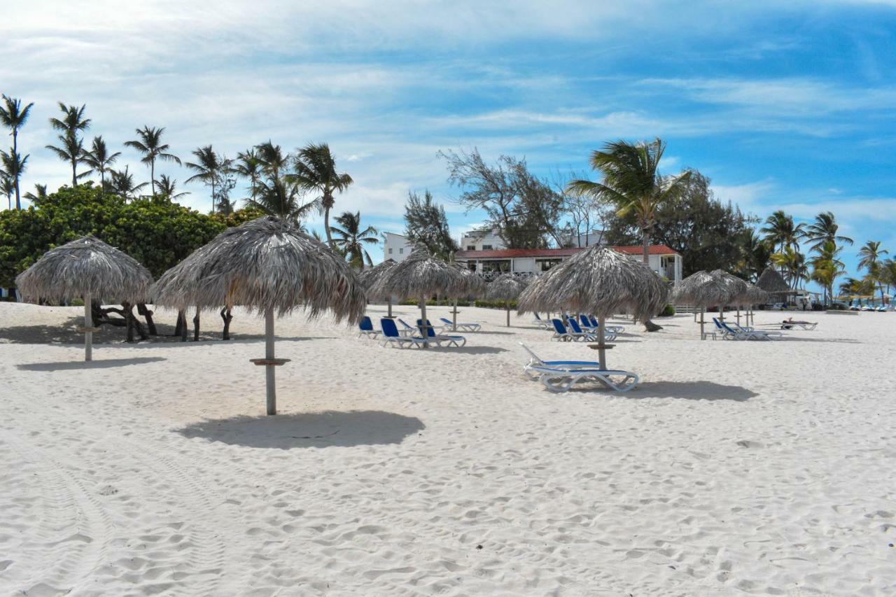 Las Rosas De Punta Cana Apartment Bagian luar foto
